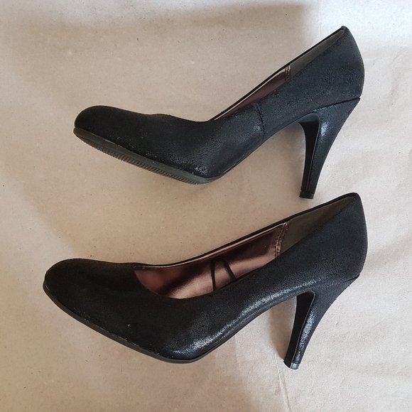Steve Madden Black Closed Toe Heel - Size 6.5 - Picture 3 of 7